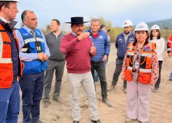 MOP desarrolla masivo plan de limpieza en el Río Mataquito para mitigar riesgos de inundaciones en Curepto y Licantén