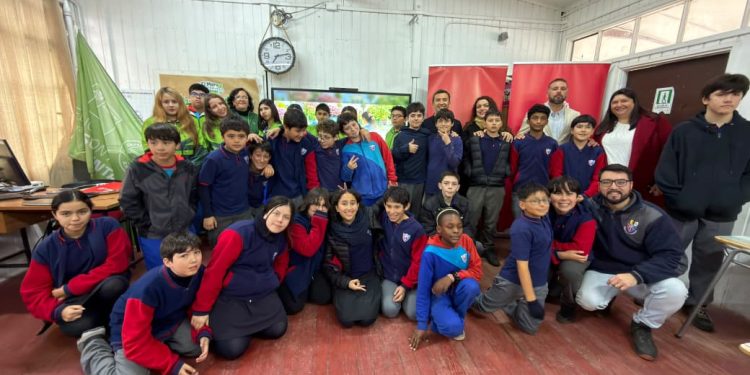 Municipalidad de Talca impulsa concurso de pintura para fomentar la conciencia ambiental en más de 19 mil estudiantes
