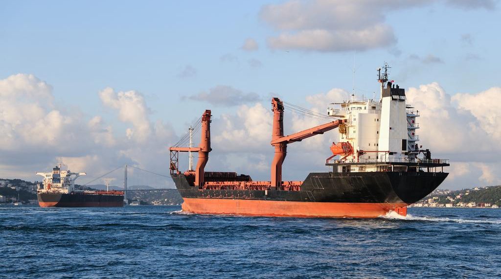 “Dark vessels”: el desafío de la pesca ilegal que impulsa nuevas tecnologías de vigilancia marítima