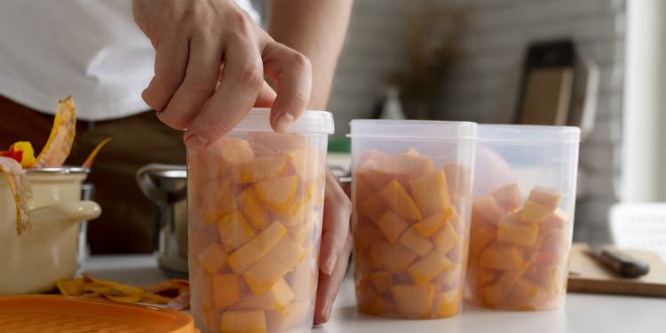 La comida que guardas hoy podría afectar tu salud mañana: Servicio de Salud Maule entrega claves para prevenir intoxicaciones alimentarias