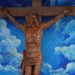 Cristo de madera vuelve a recibir a locatarios y visitantes en el Mercado Provisorio de Talca