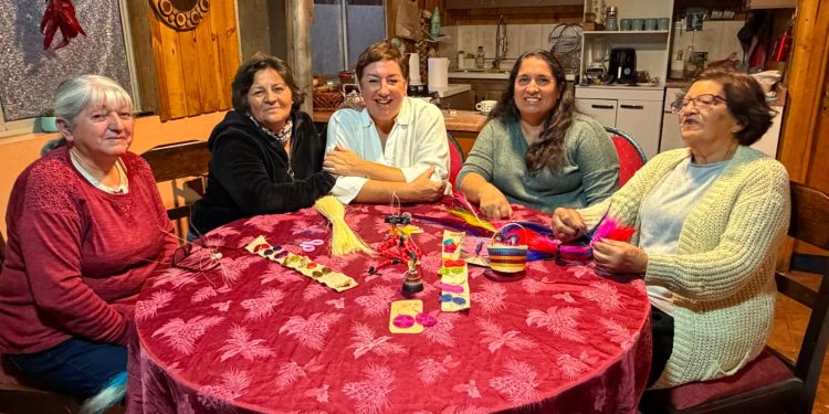 Senadora Beatriz Sánchez critica cierre del programa Mujeres Rurales