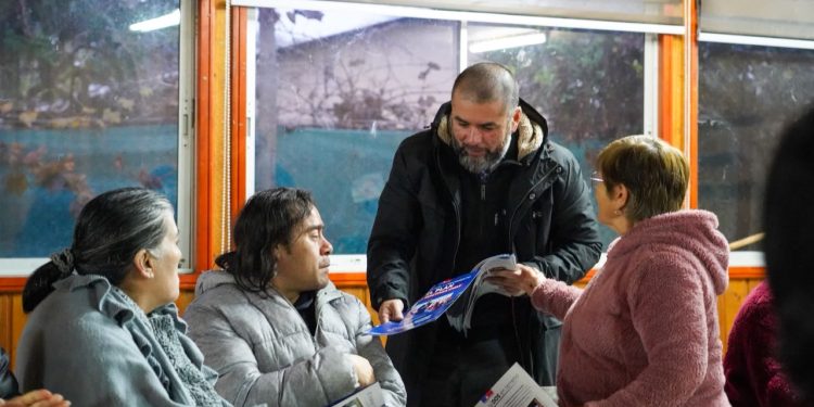 Seremi de Gobierno refuerza trabajo territorial con jornada informativa en Los Areneros 