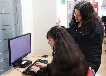 Universidad Autónoma de Chile fortalece la accesibilidad digital con software especializado para personas con discapacidad visual