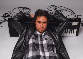 “Ciclo de luz y obscuridad”: Pájaros de Niebla inicia una nueva etapa entre el techno, la experimentación y la intensidad emocional