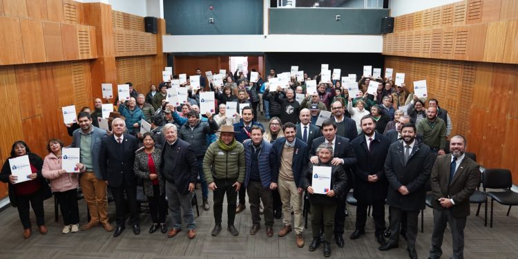  90 familias reciben sus títulos de dominio gracias al Gobierno Regional y Bienes Nacionales