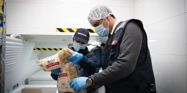 Seremis de Salud y trabajo fiscalizan locales de comida rápida previo a las vacaciones de invierno