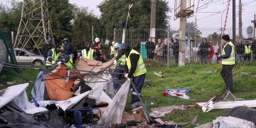 Delegación Presidencial, Municipio y EFE materializan operativo de limpieza y retiro de rucos