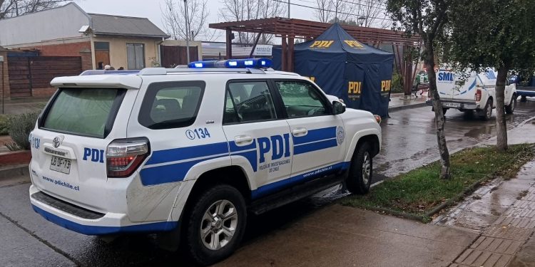  Mujer es asesinada en la vía pública de Cumpeo y detienen a su conviviente por femicidio
