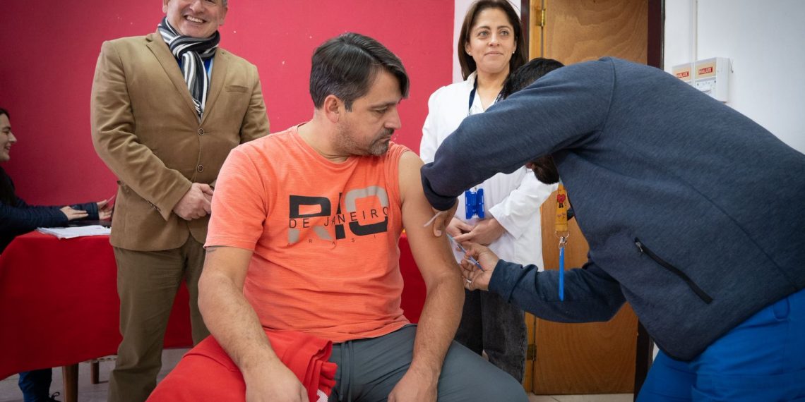 Seremi Salud Maule refuerza llamado a vacunarse contra influenza ante alta circulación de virus respiratorios