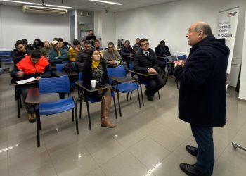 Más de 80 estudiantes de ingenierías reciben charla de “Cocción Limpia de Alimentos e Innovación para el Sector Residencial