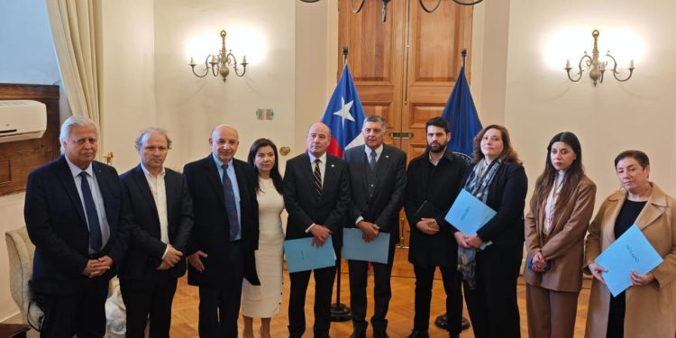 Senadora Vodanovic aseguró que mantendrán rechazo a la Megarreforma si no se acogen propuestas del Partido Socialista