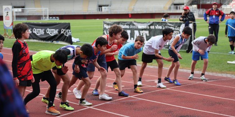 Más de 800 atletas de todo Chile participaron en el 49° Aniversario del Club Atlético Liceo de Curicó