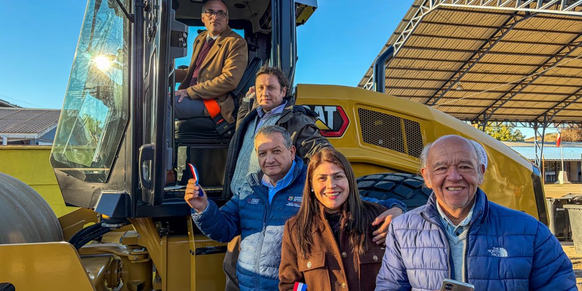 Más conectividad para Curepto: Gobierno del Maule impulsa nueva maquinaria para fortalecer caminos rurales