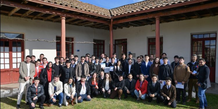 Pitch Day Regional del Reto Construye Academia 2026 reunió a 15 equipos estudiantiles para impulsar la innovación en la construcción del Maule