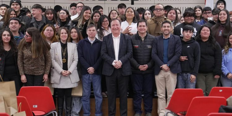 Estudiantes de gastronomía de Inacap y Liceo El Sauce recibieron sus pecheras para ser parte de la Fiesta Costumbrista del Chancho 2026