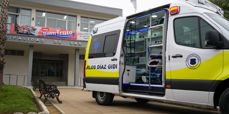 San Javier da un paso histórico en salud: presenta su primera ambulancia para fortalecer la atención primaria y avanzar hacia el funcionamiento del SAPU Corto
