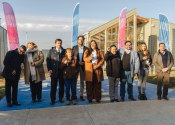 Delegado Prieto lidera entrega de innovador ecobarrio que cumple el sueño de la casa propia a 40 familias de San Rafael