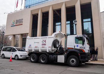 Gobierno del Maule fortalece la conectividad y la atención en salud con la entrega de nuevos vehículos para Vichuquén y Molina