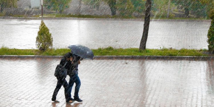 Sistema frontal marca el inicio de lluvias invernales en la zona central