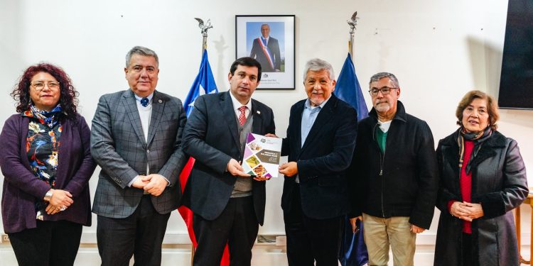 Para fortalecer el trabajo público-privado: Delegado Prieto se reúne con Junta de Adelanto del Maule