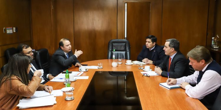 Migraciones y Agricultura avanzan en medidas para facilitar la contratación de trabajadores de temporada