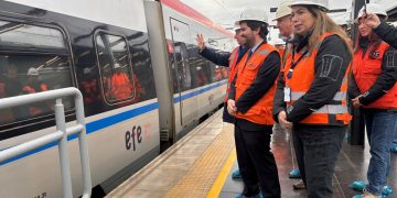 Subsecretario de Transportes encabeza visita de obras a futura estación de trenes de Curicó