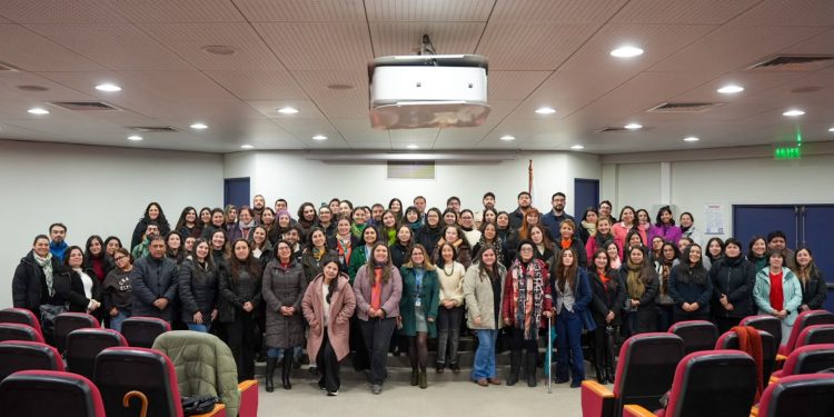 Más de 100 profesionales de la educación fortalecen herramientas para promover la salud mental de niños, niñas y adolescentes en Talca