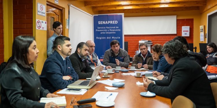 Gobernador y Delegado Regional lideran mesa regional de emergencia para reforzar coordinación ante alerta climática