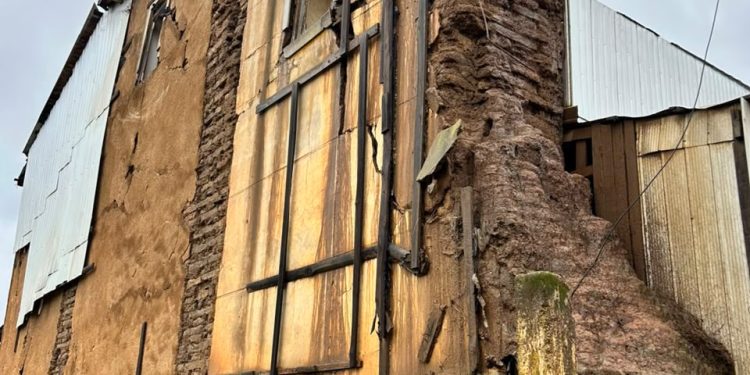 Parroquia de Nuestra Señora del Rosario en Curepto: Alcalde Alcántara alerta sobre riesgos estructurales tras temporal