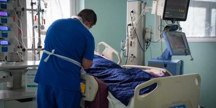 Pese al sistema frontal, la Red de Salud del Maule mantiene operativos todos sus establecimientos y llama a usar correctamente las urgencias