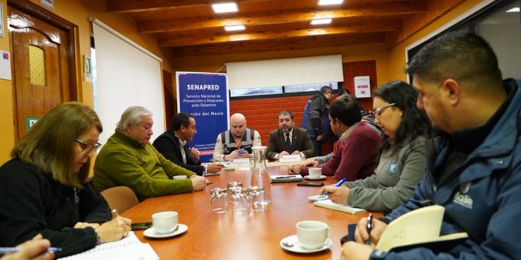 Gobierno y municipios refuerzan coordinación para enfrentar continuidad del sistema frontal en el Maule