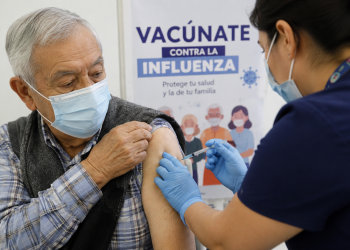Cerca de 98 mil adultos mayores del Maule aún no se han vacunado contra la influenza: Servicio de Salud Maule refuerza llamado a inmunizarse ante nuevas lluvias