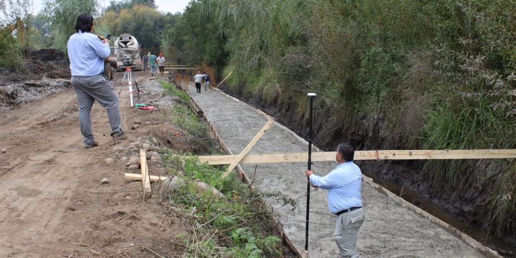 Consultora Río Longaví impulsa proyectos que mejoran la eficiencia del riego y apoyan el desarrollo de comunidades de aguas