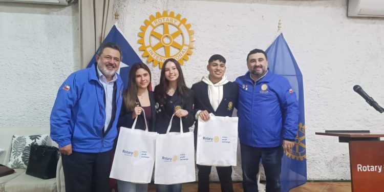 ​Rotary Club Talca celebra el regreso de sus estudiantes de intercambio y despide a la nueva generación RYE