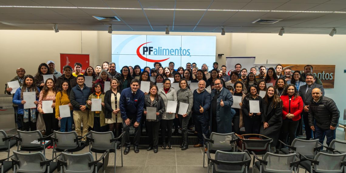 PFalimentos certifica a 200 personas que participaron en programa de capacitación desarrollado junto a SENCE e INACAP