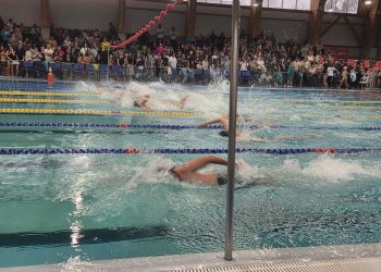 Cerca de 200 niños y niñas disfrutaron de un encuentro de natación en la Piscina Temperada Fiscal de Talca
