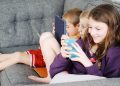 Francia pone límites a las redes sociales para menores de 15 años: ¿Puede Chile seguir el mismo camino?
