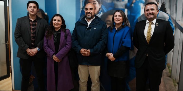 Subsecretario manifiesta “voluntad de hacer cumplir la ley con fecha de traspasos”