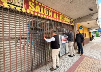 Seguridad Municipal y Carabineros clausuran seis casinos irregulares en el centro de Talca