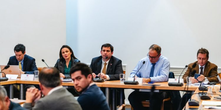 Con los gremios del Maule: Subsecretario de Economía y delegado Prieto encabezan Mesa Regional por el Empleo