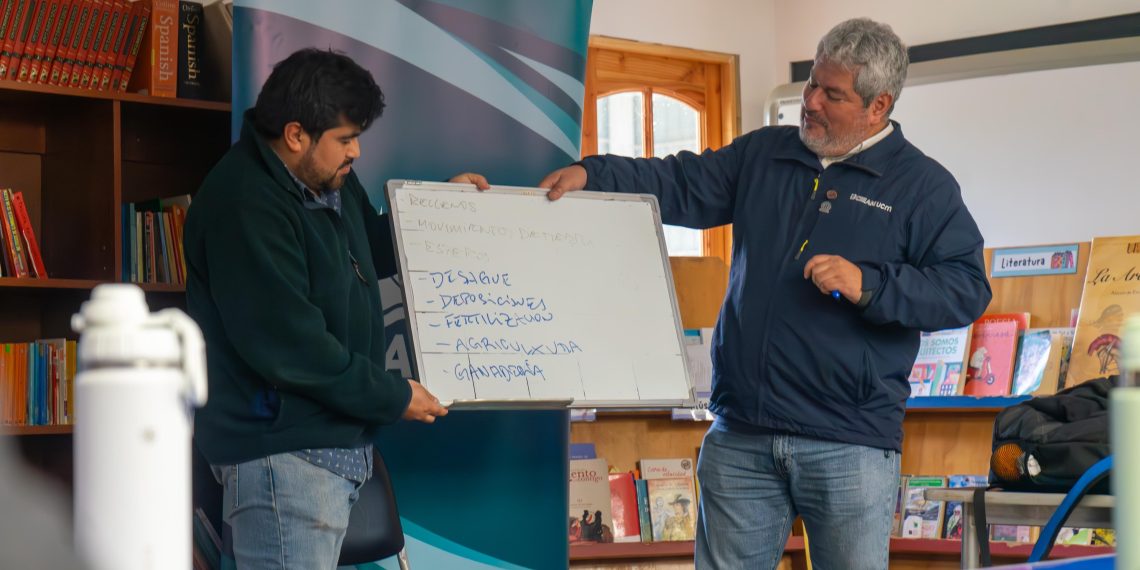 Investigadores impulsan proyecto científico y educativo para la protección del Lago Vichuquén
