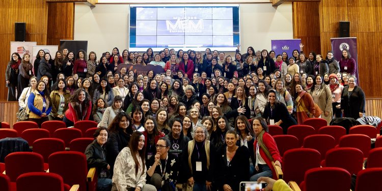 “Todas Somos Atómicas” exitosa jornada de Prefiero el Maule y Mujeres Emprendedoras Chile
