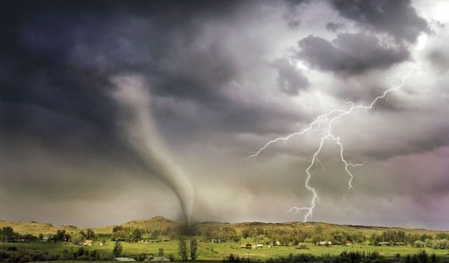 “Los tornados son un fenómeno que no es nuevo en Chile”: experto explica por qué se producen