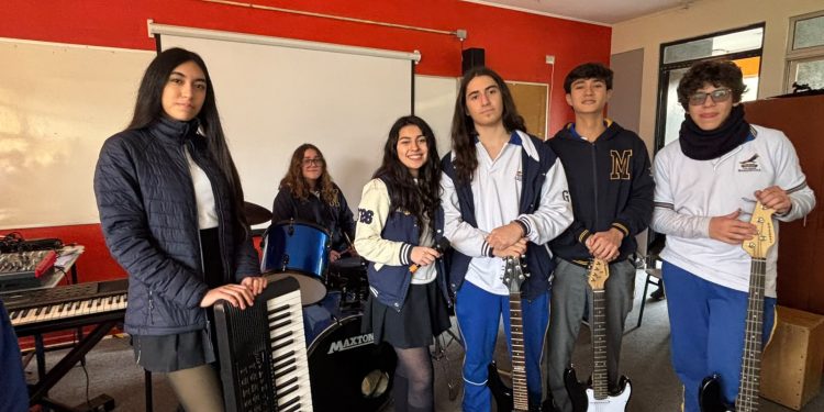 Del viral de Iron Maiden al aprendizaje integral: cómo la música potencia habilidades clave en los estudiantes