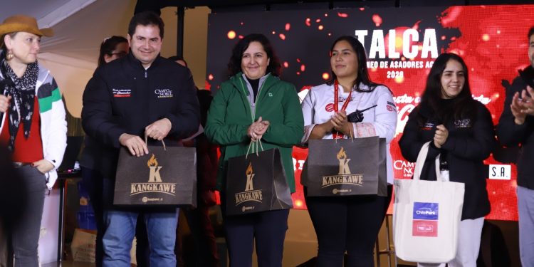 Payaso parrillero se lleva el oro en competencia de asadores de la Fiesta Costumbrista del Chancho