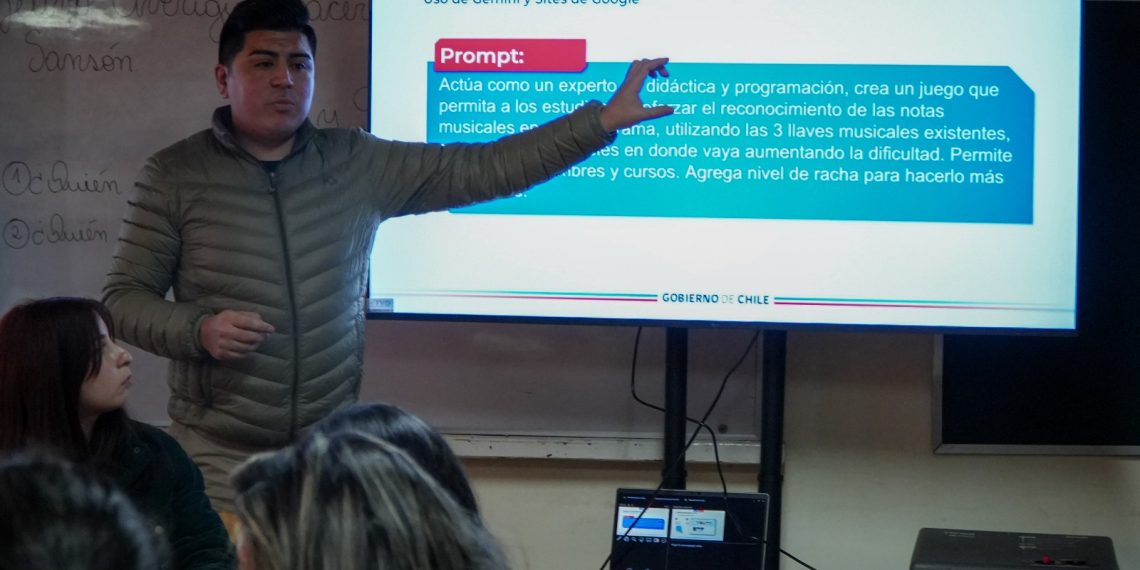 Docentes del SLEP Maule Costa fortalecen uso de Inteligencia Artificial y herramientas digitales mediante trabajo colaborativo