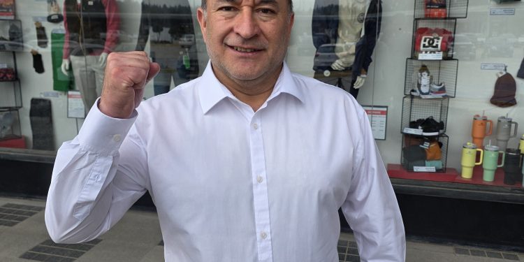 Diputado Guillermo Valdés presenta proyecto de ley para garantizar baños gratuitos en locales comerciales de atención al público