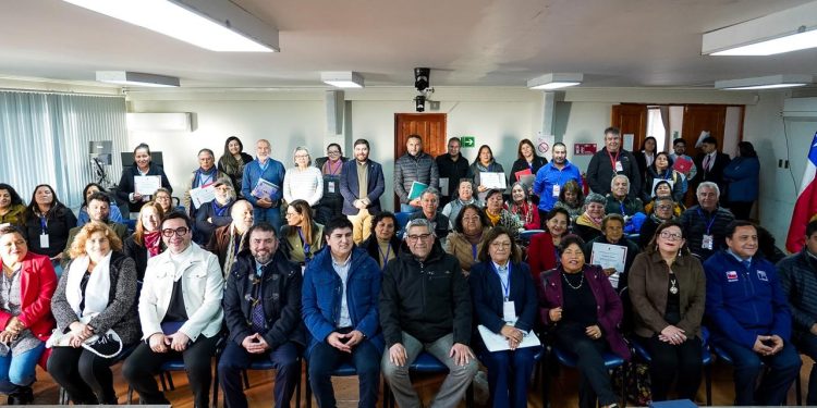 Escuela de Líderes reunió a dirigentes sociales de Pelluhue para fortalecer sus herramientas de gestión comunitaria