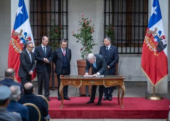 Presidente Kast firma proyecto de reforma constitucional en el marco de la ACOT y asegura: “Sin seguridad no hay libertad”